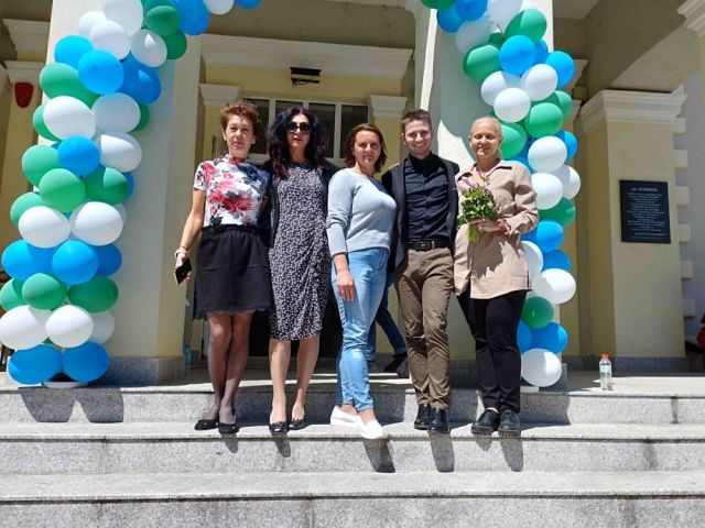 Поздравления на нашите завършващи дванадесетокласници!