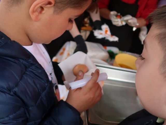 Посрещаме Велики четвъртък с общоградско боядисване на великденски яйца в Сливен