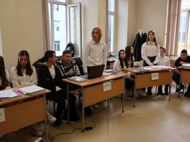 "НА ЧАША РУСКИ ЧАЙ С ПУШКИН" - интердисциплинарен урок - БЕЛ + РЕ + УП: Кетъринг с IX "в" клас