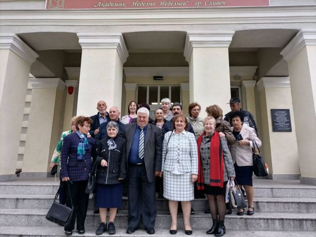 Отново в ПГХТ „Акад. Н. Неделчев“ след 50 години.