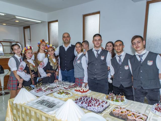 Официален старт на ново изграден STEM център в Професионална гимназия по хотелиерство и туризъм „Академик Неделчо Неделчев“ [28.09.2022]