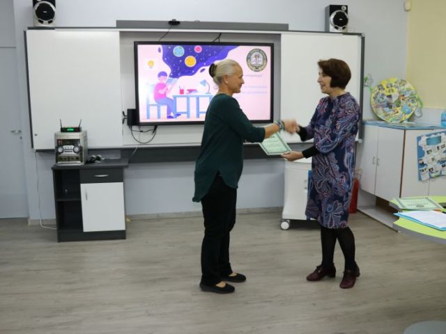 „Различният час по литература“. Споделен преподавателски опит [11.11.2022]