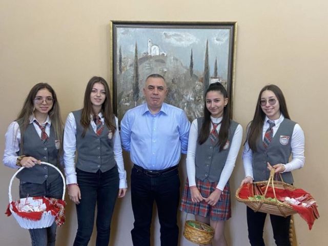 Пролетно настроение и „Игри на родолюбците“ на 1-ви март в ПГХТ “Акад. Неделчо Неделчев“ [02.03.2024]