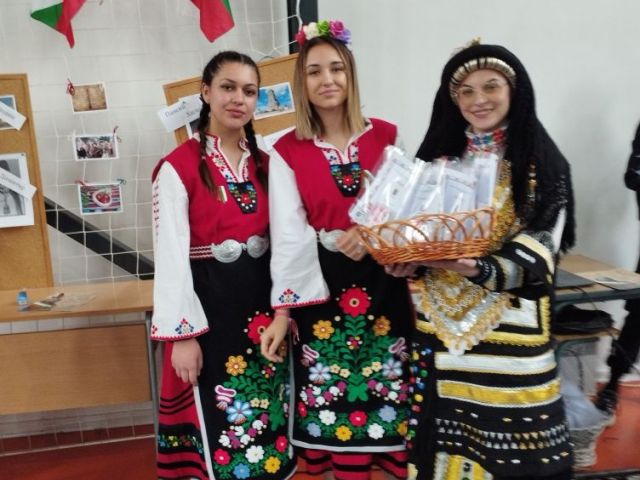Пролетно настроение и „Игри на родолюбците“ на 1-ви март в ПГХТ “Акад. Неделчо Неделчев“ [02.03.2024]