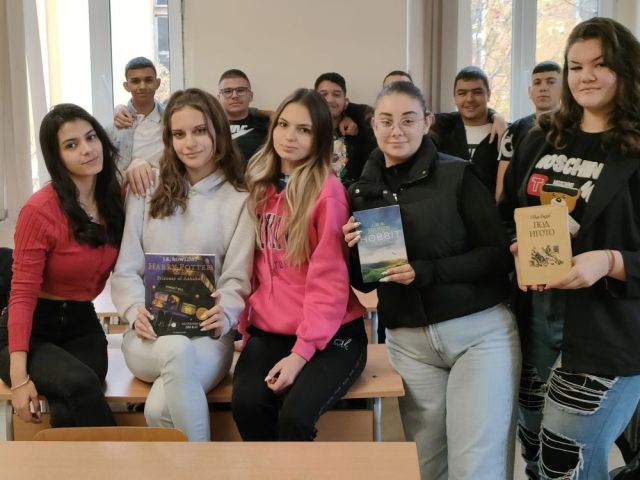 ПГХТ „Акад. Неделчо Неделчев“ - град Сливен се включва в инициативата ДЕН НА ЧЕТЕНЕТО на 15 ноември 2024 г. [18.11.2024]