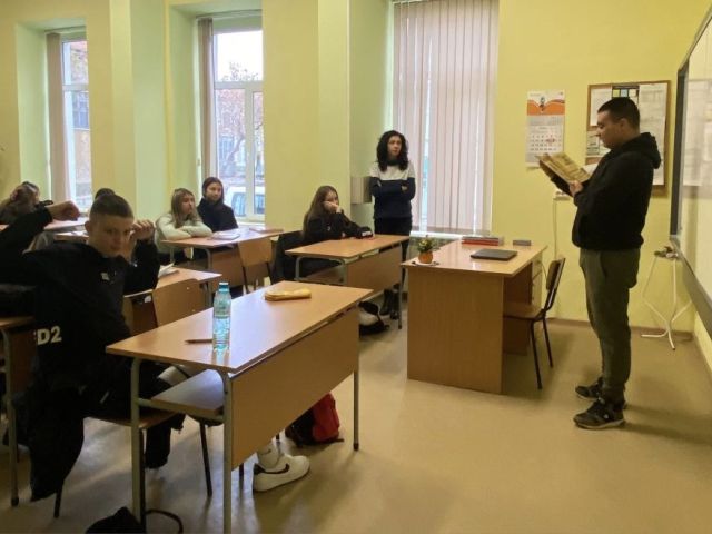 ПГХТ „Акад. Неделчо Неделчев“ - град Сливен се включва в инициативата ДЕН НА ЧЕТЕНЕТО на 15 ноември 2024 г. [18.11.2024]