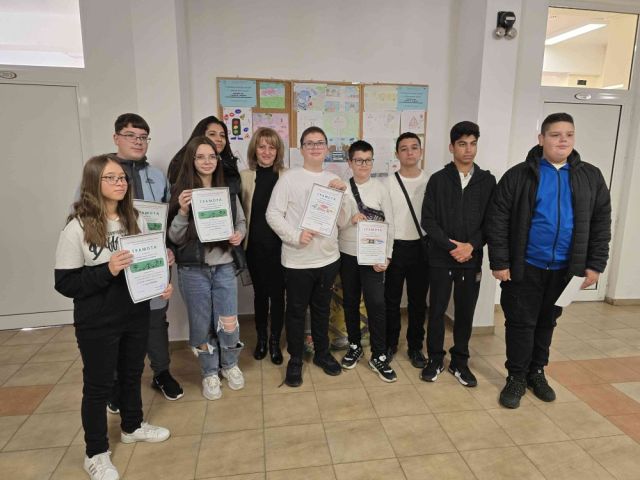 Училищен конкурс по БДП на тема „Безопасност за всички“ [18.11.2024]