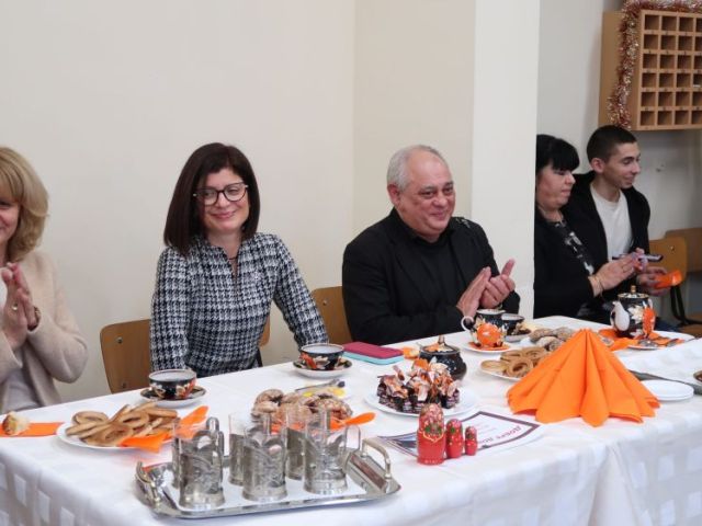 "НА ЧАША РУСКИ ЧАЙ С ПУШКИН" - интердисциплинарен урок - БЕЛ + РЕ + УП: Кетъринг с IX "в" клас [10.12.2024]