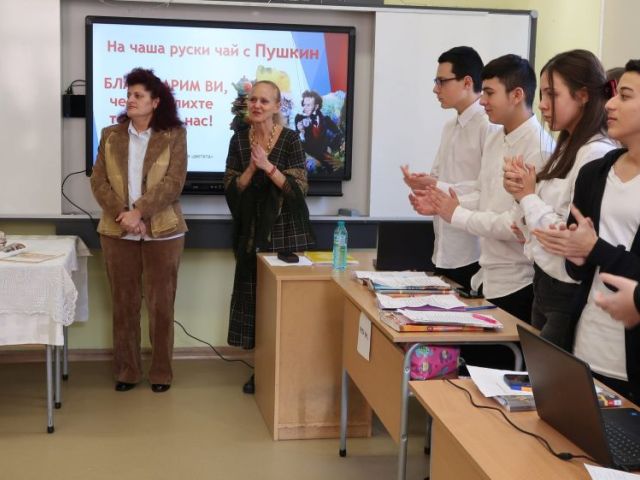 "НА ЧАША РУСКИ ЧАЙ С ПУШКИН" - интердисциплинарен урок - БЕЛ + РЕ + УП: Кетъринг с IX "в" клас [10.12.2024]