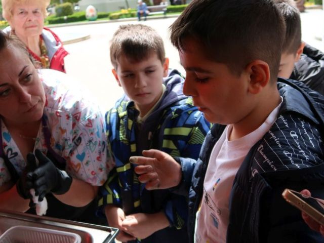 Посрещаме Велики четвъртък с общоградско боядисване на великденски яйца в Сливен [17.04.2025]