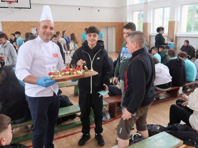 Клуб „Анимационен хоризонт“ с нова изява в ОУ “Христо Ботев“ [14.05.2025]