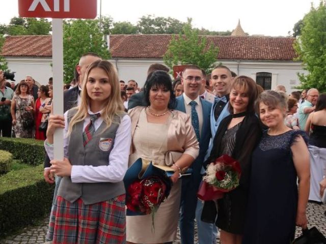 Поздравления на нашите завършващи дванадесетокласници! [24.05.2025]