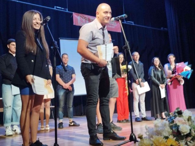 Поздравления на нашите завършващи дванадесетокласници! [24.05.2025]