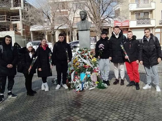 Отбелязваме 152-рата годишнина от гибелта на Васил Левски .