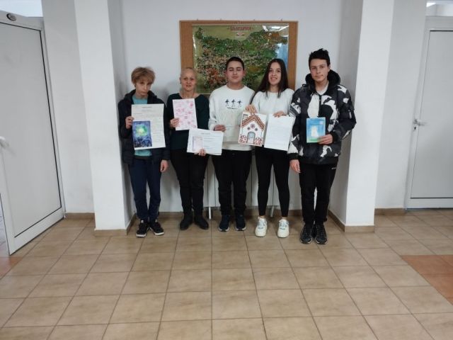 Учениците от 8-ми клас при ПГХТ „Акад. Н. Неделчев“-Сливен в часовете по БЕЛ със старши учител г-жа Катя Радева  осъществиха проект „Моята книга“